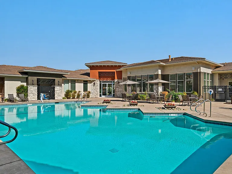 Quinn Crossing Apartments — Photo 10