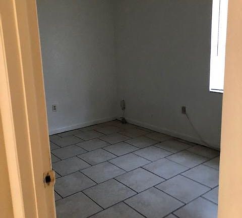 2nd image of 1204 E Yukon St APT B