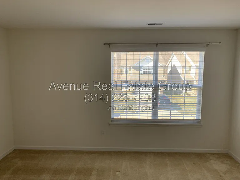 554 Parkgate Dr — Photo 22