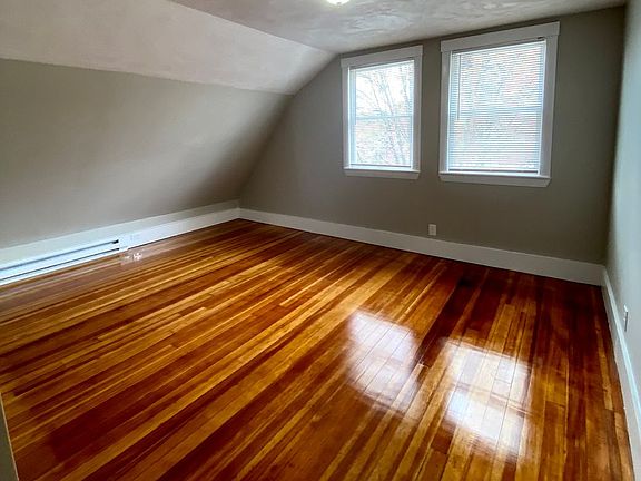 4th image of 39 Salem St Unit 3