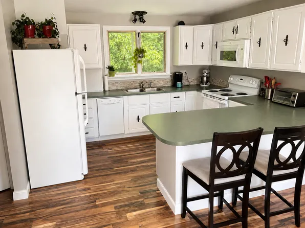 26 Hillcrest Ave #B, Concord, NH 03301