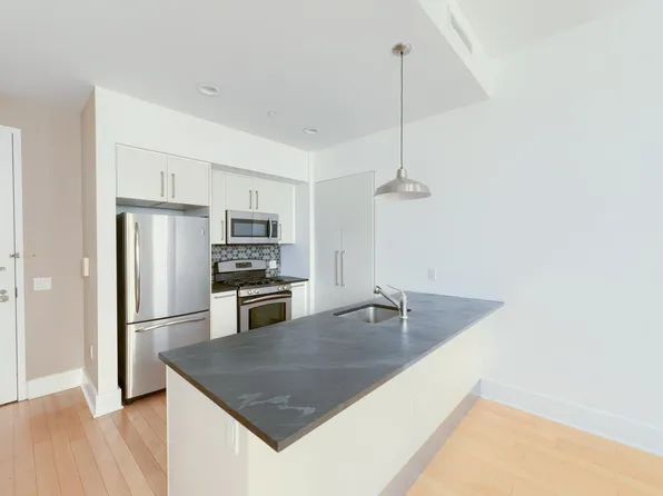 4 Beacon Way image 1 of 17