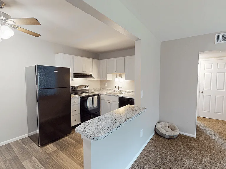 Greenmar Apartments — Photo 8