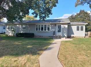 551 Alpine Dr, Waterloo, IA 50702