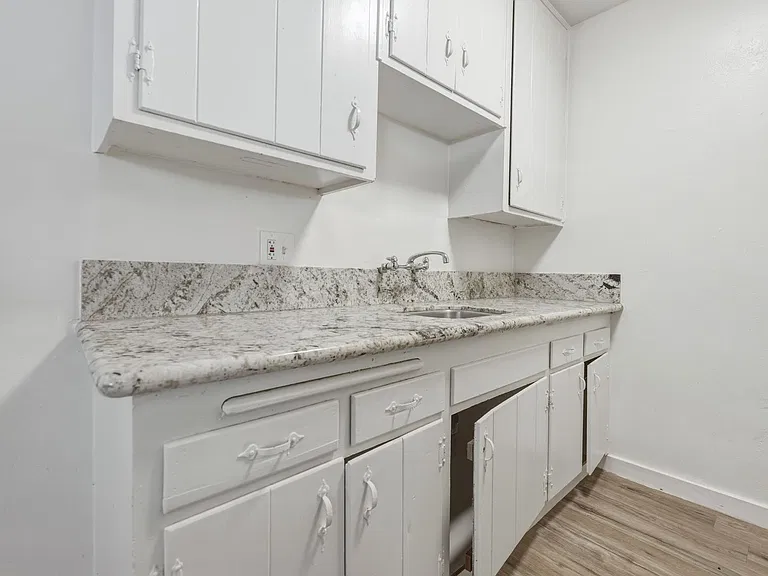 2424 24305 India Street 2429 2435.5 Kettner Blvd — Photo 5