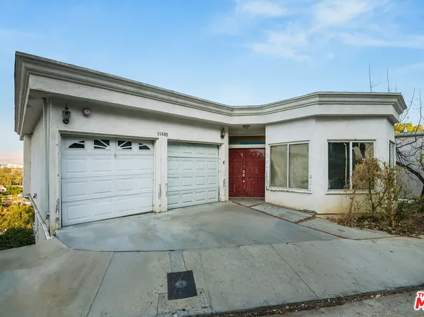 11685 Picturesque Dr, Studio City, CA 91604