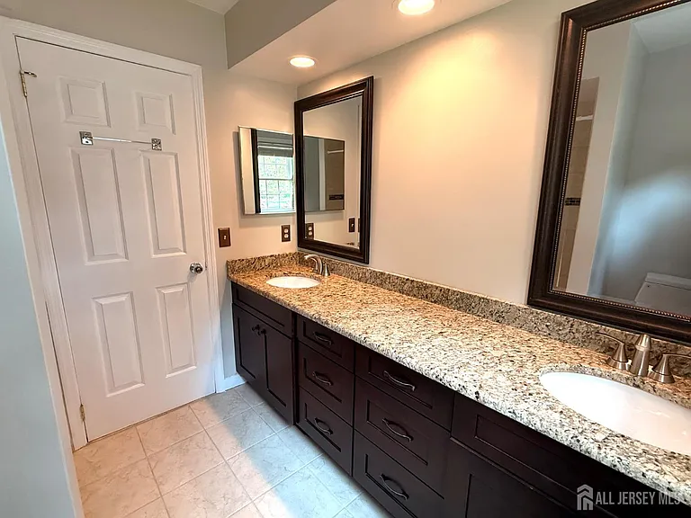 902 Woodhaven Dr — Photo 11