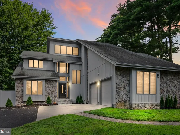 209 Union Mill Rd, Mount Laurel, NJ 08054