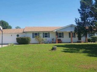 655 Maple Rd, Uniontown, KS 66779