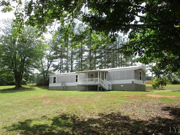 155 James Ln, Hurt, VA 24563