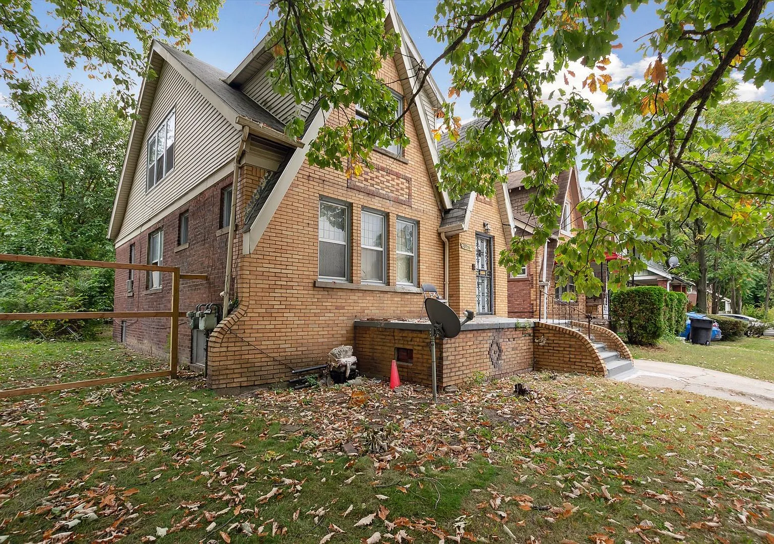 15758 Mendota - GSP Realty 5 LLC — Photo 2