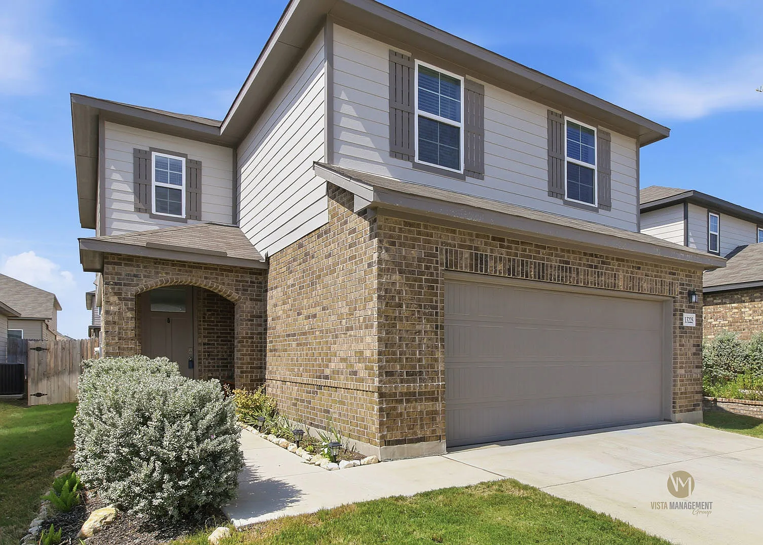 4 bed, 2.5 bath, 2086 sqft, $2,245 — Photo 1