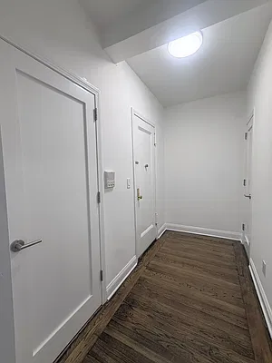 Entry / hallway, photo 2