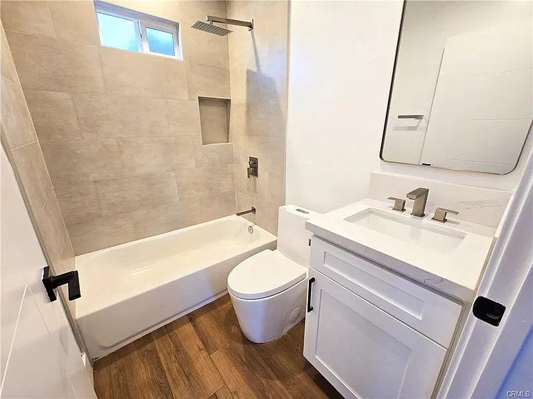 1920 W 52nd St #1920 — Photo 9