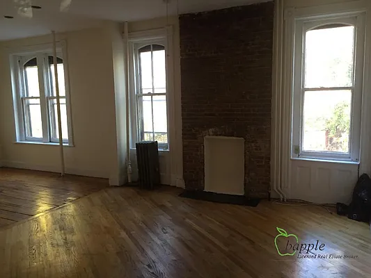 Rented by Bapple | media 24