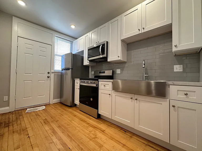 6556 S Fairfield Ave #1 — Photo 1
