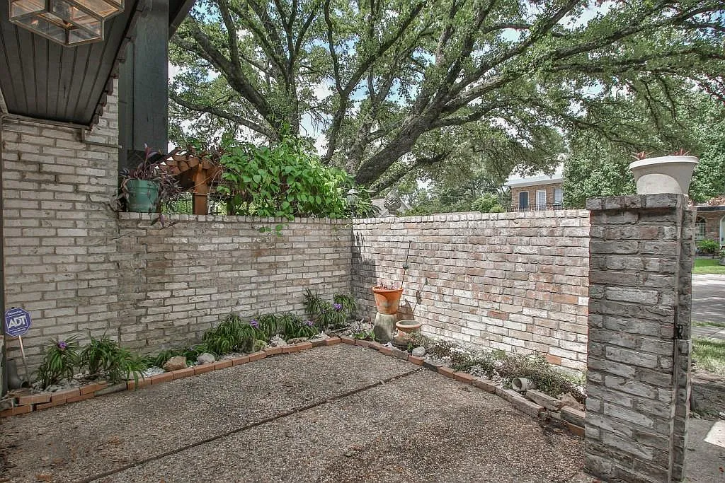1 bed, 1.0 bath, 840 sqft, $1,650 — Photo 1