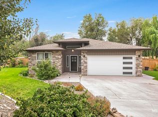 517 2nd Ave W, Wendell, ID 83355