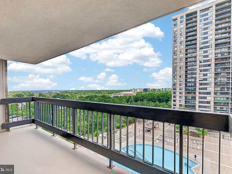 3701 S George Mason Dr #915N — Photo 24