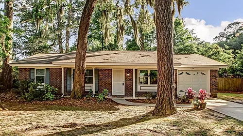 106 Penrose Dr Photo 1