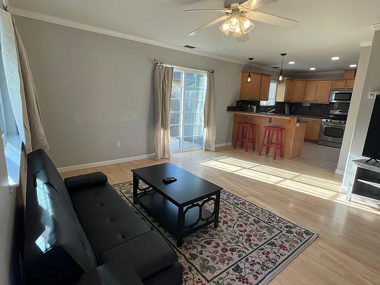 850B Shearer St — Photo 13