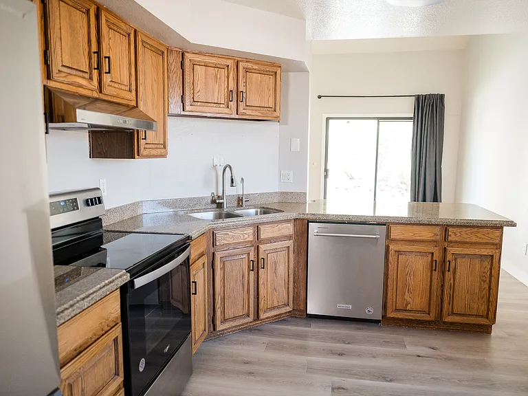 3980 E Graythorn St — Photo 79