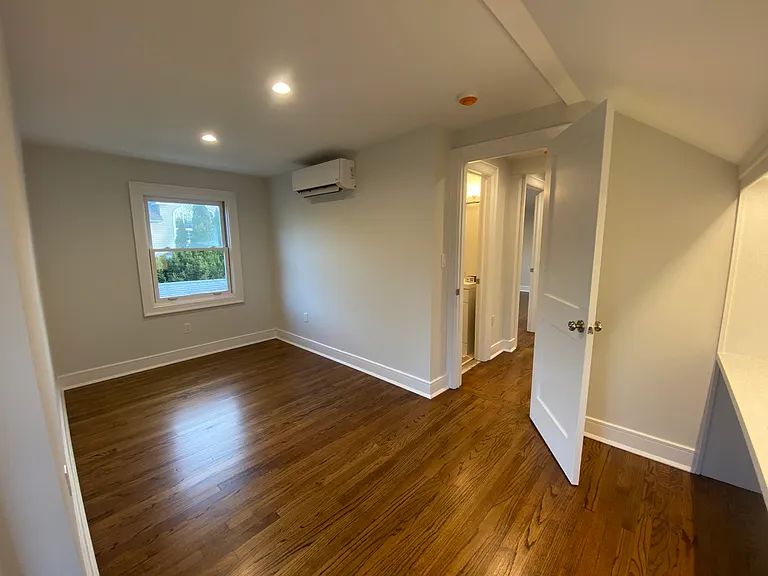 124 Shore Rd — Photo 18