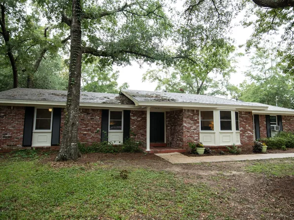 249 Grandview Ave, Valparaiso, FL 32580