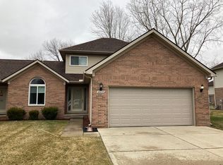 22229 Brehmer Ct, Trenton, MI 48183