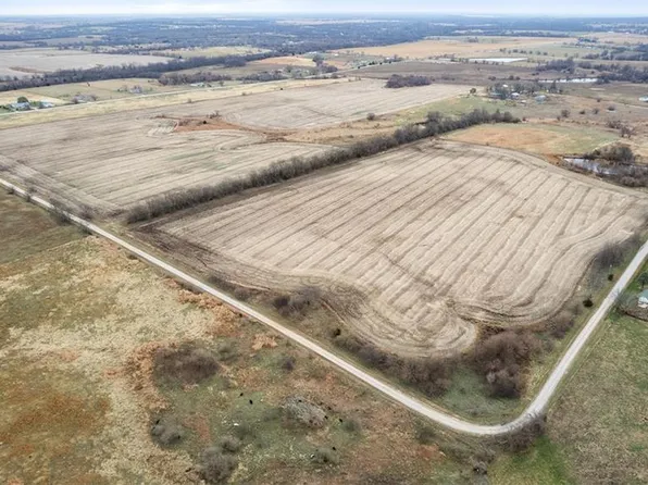 2650 W 375th St, Louisburg, KS 66053