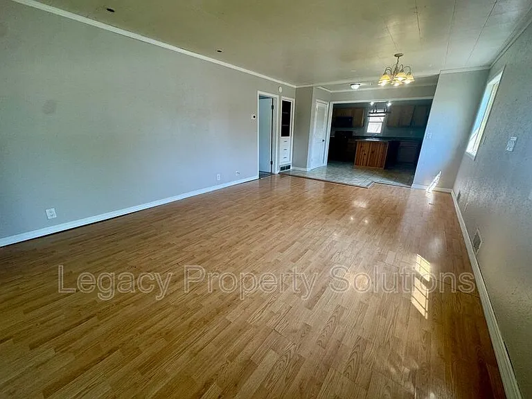 702 W Avenue A #MAIN — Photo 9