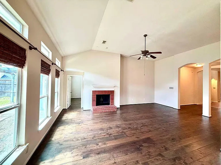 7018 Paradise Park Bnd — Photo 6