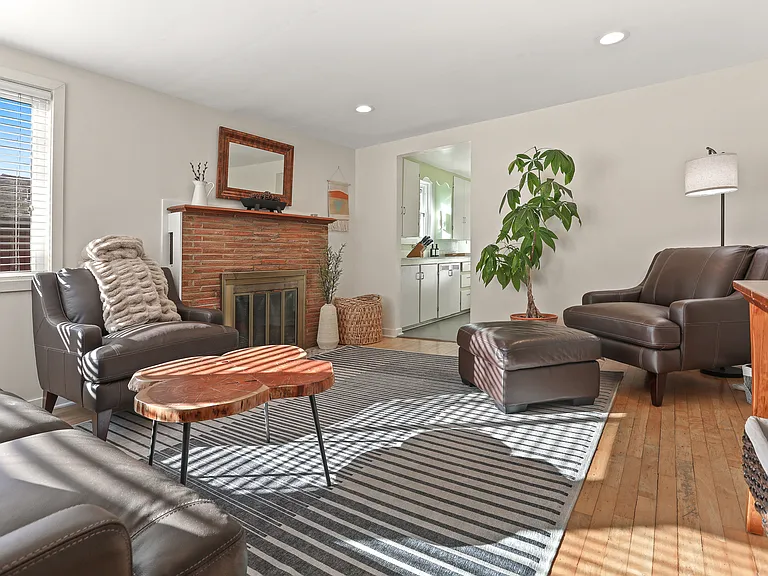 12819 Ashworth Ave N — Photo 7