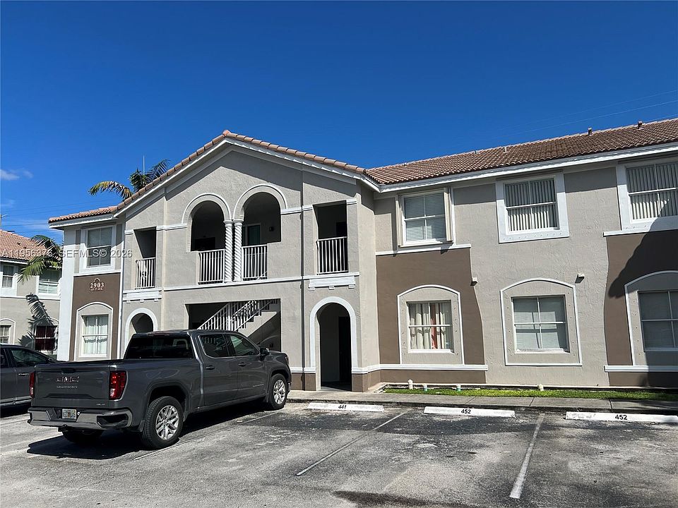 1st image of 2903 SE 17th Ave Unit 201