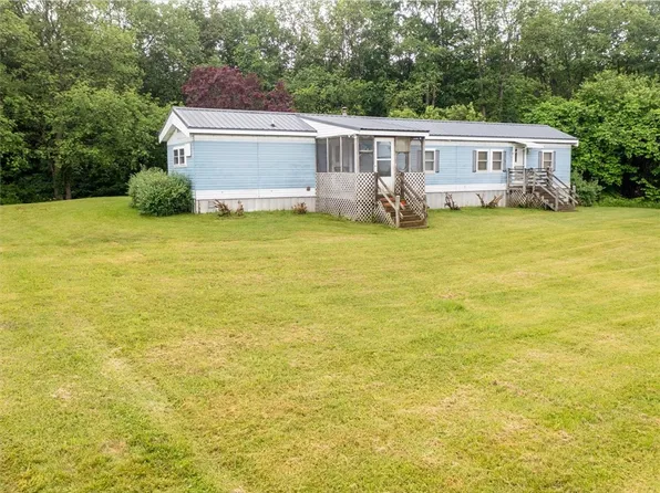 9107 Eelpot Rd, Naples, NY 14512