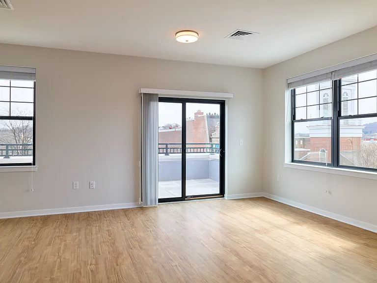 The Seville Apartments — Photo 25