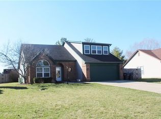 1035 E White Ash Ct, Mooresville, IN