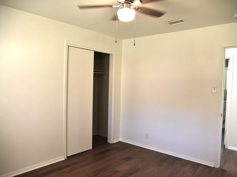 1212 Desiree Ln — Photo 16