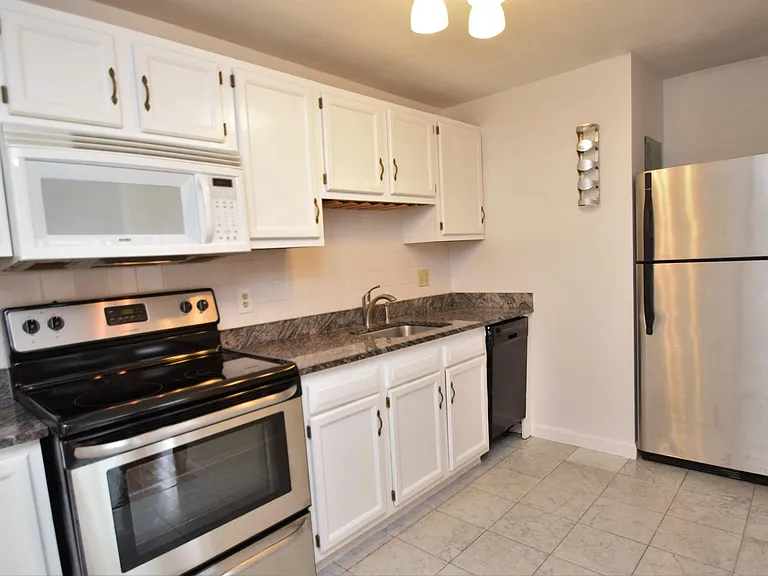 135 Inman St #12 — Photo 3