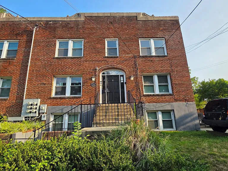 1400 Oglethorpe St NW #8 — Photo 11