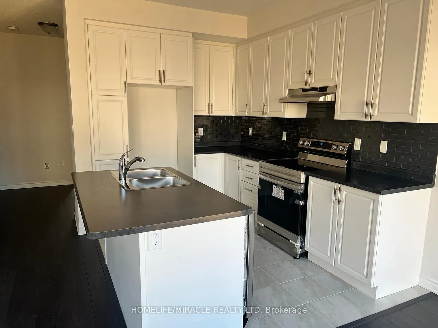3 bed, $2,500 — Photo 4