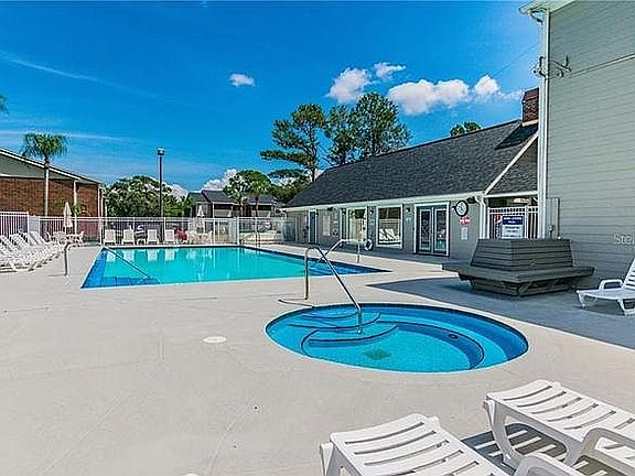 2nd image of 1400 Gandy Blvd N Unit 1310