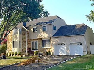 32 Victorian Dr, Old Bridge, NJ 08857