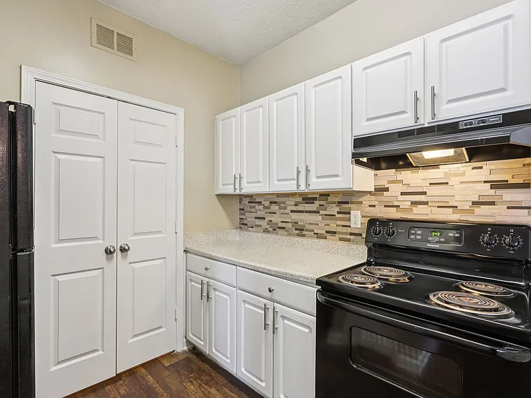Brookside Park Apartments — Photo 66