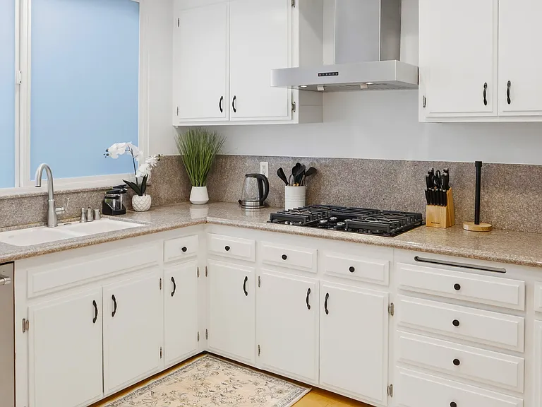 Large fully stocked chef's kitchen