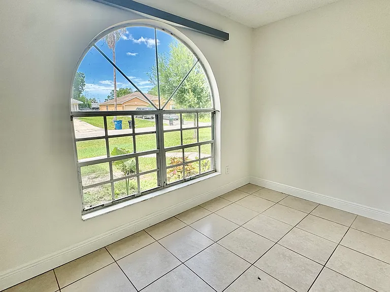 1506 Hardwicke St NW — Photo 7