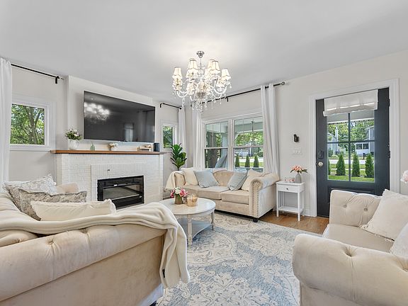 5th image of 300 Geneva Rd