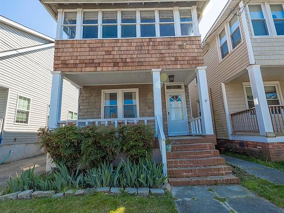 2nd image of 213 W 38th St