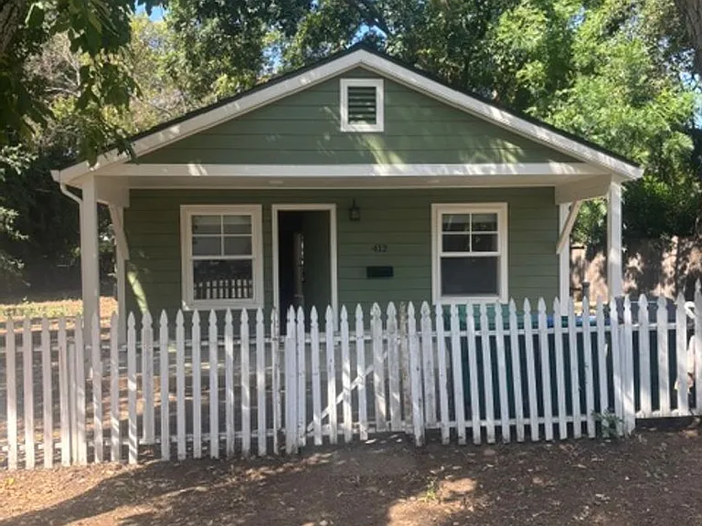 412 Maple St — Photo 1
