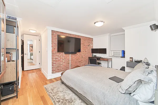 Rented by Living New York | media 36